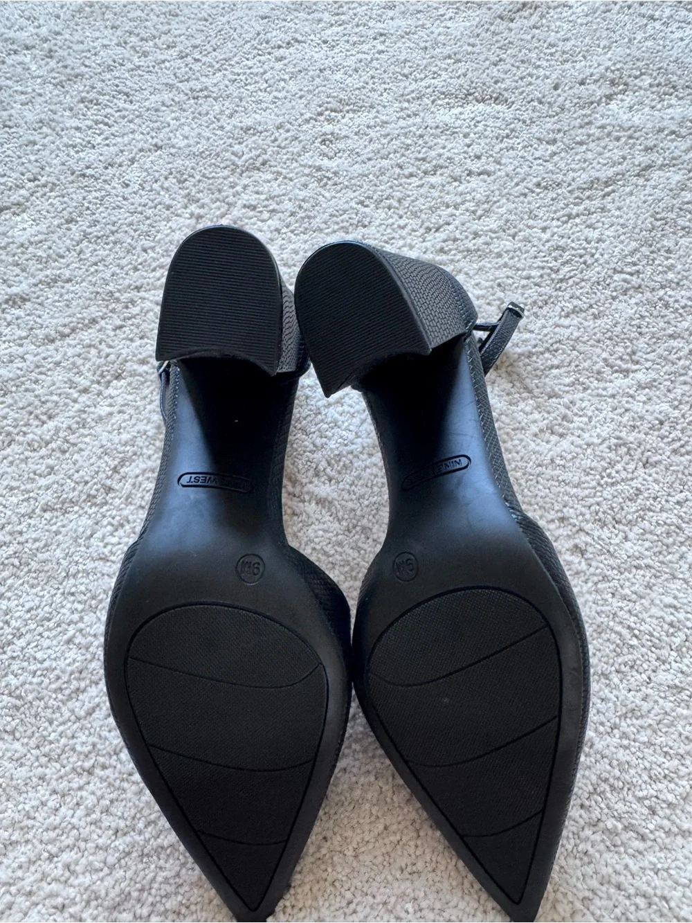 Pointed Toe Ankle Strap Pumps - Black